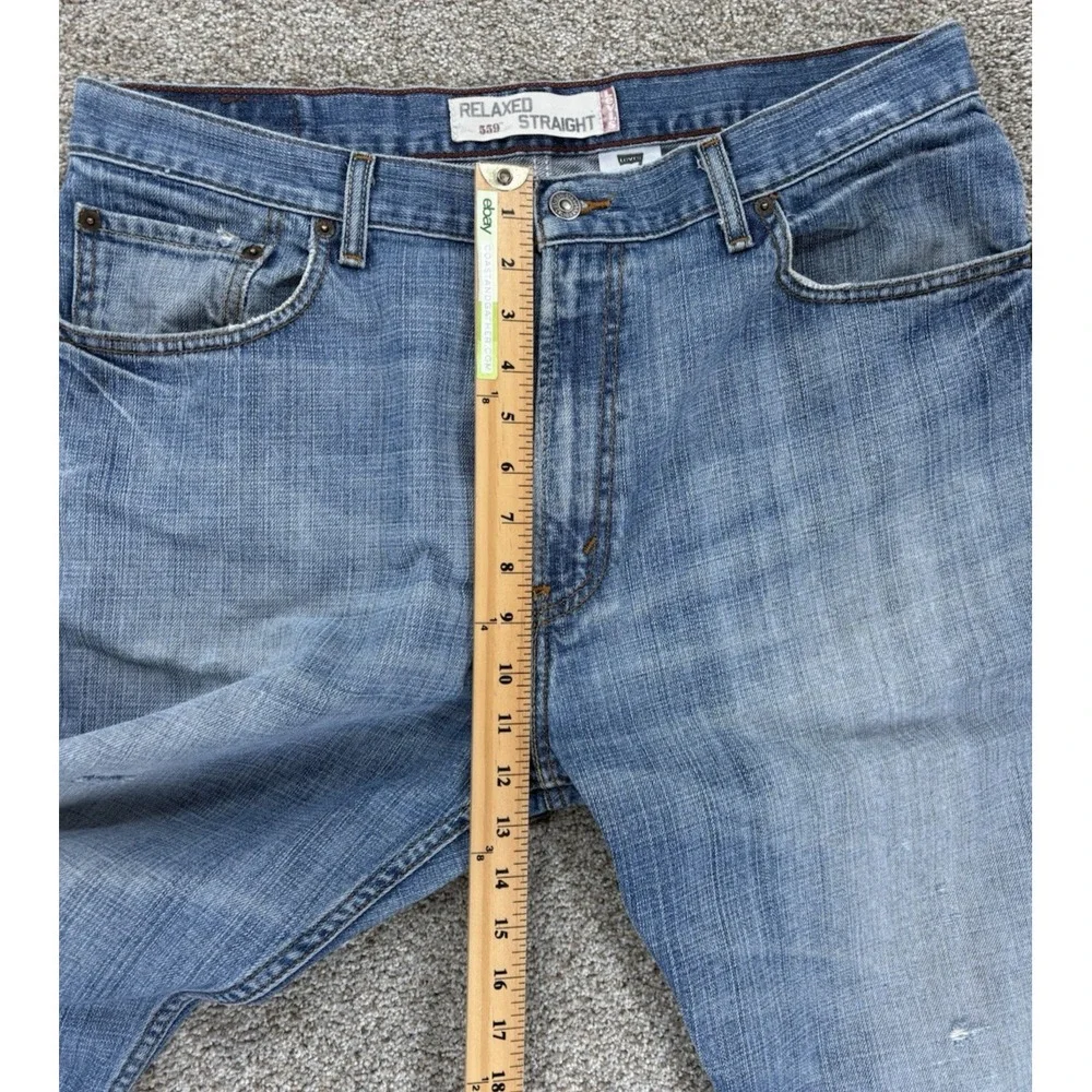 Vintage Levis 559 Jeans Mens 36x32 Blue Relaxed Straight Workworn Light Wash Y2K